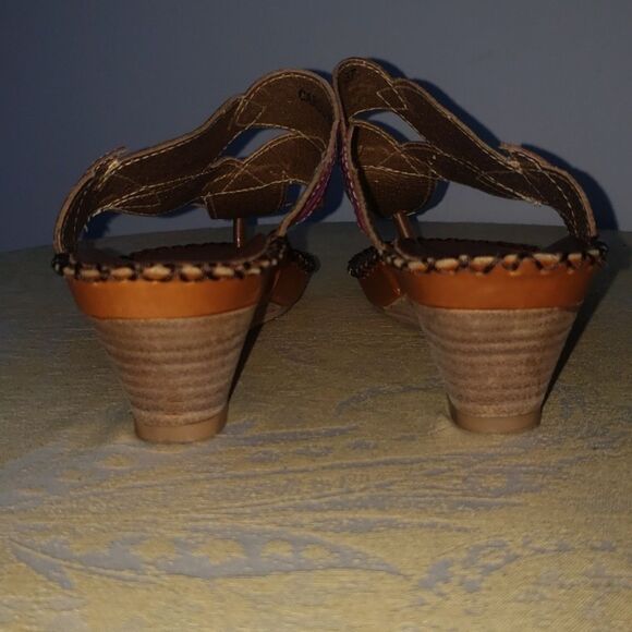 Spring Step Sandal Womens 7 Tooled Leather Leaves and Flowers Thong Wedge Heel - Picture 4 of 8